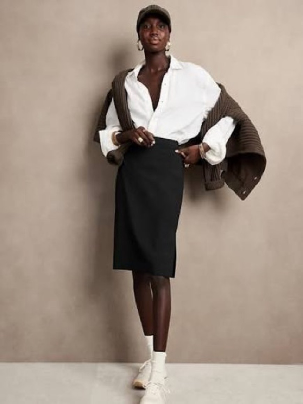 Banana Republic Italian Wool Black Pencil Skirt - Machine Washable Size 8
